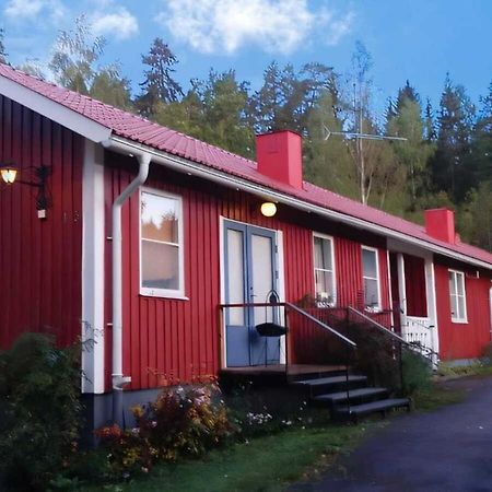 Klaraborg - Rum Och Koek I Borgvik Exterior foto