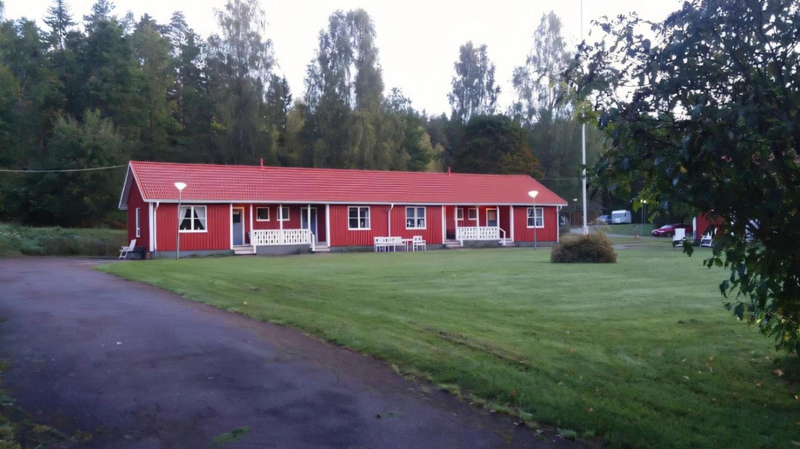Klaraborg - Rum Och Koek I Borgvik Exterior foto